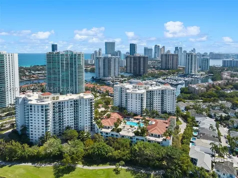 20000 E Country Club Drive Aventura FL 33180