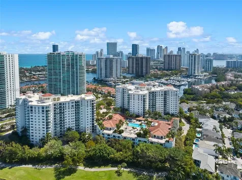 20000 E Country Club Drive Aventura FL 33180