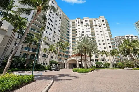 20000 E Country Club Drive Aventura FL 33180