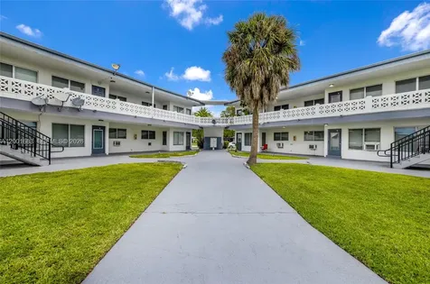 1241 W River Drive Margate FL 33063
