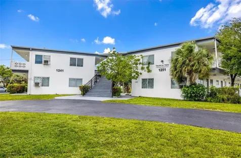 1241 W River Drive Margate FL 33063