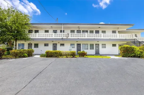 1241 W River Drive Margate FL 33063