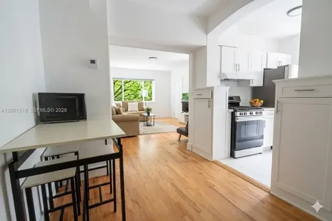 817 W 39th Street Miami Beach FL 33140
