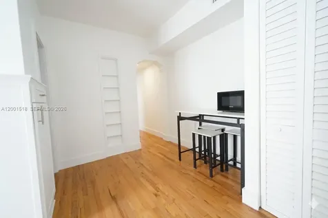 817 W 39th Street Miami Beach FL 33140