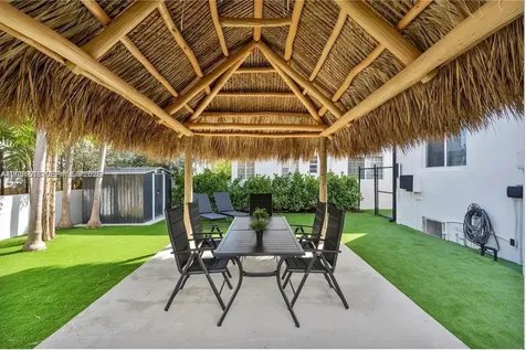817 W 39th Street Miami Beach FL 33140