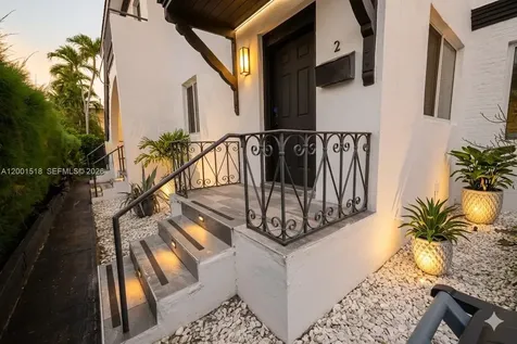 817 W 39th Street Miami Beach FL 33140
