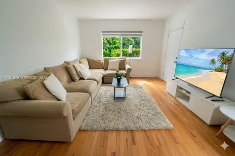 817 W 39th Street Miami Beach FL 33140