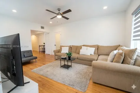 817 W 39th Street Miami Beach FL 33140