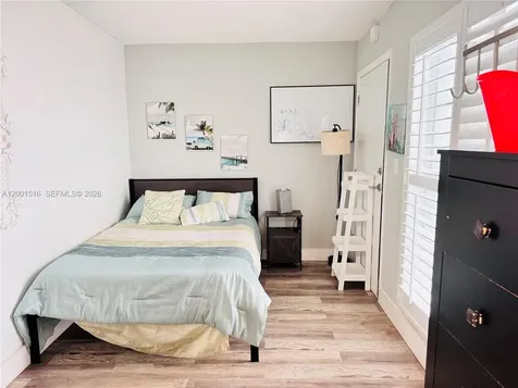 1340 Lincoln Road Miami Beach FL 33139