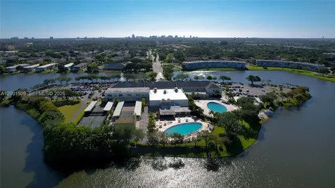 71 Waltham C West Palm Beach FL 33417