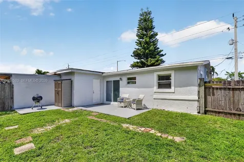 6878 SW 15th Street North Lauderdale FL 33068