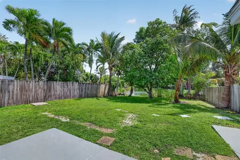 6878 SW 15th Street North Lauderdale FL 33068