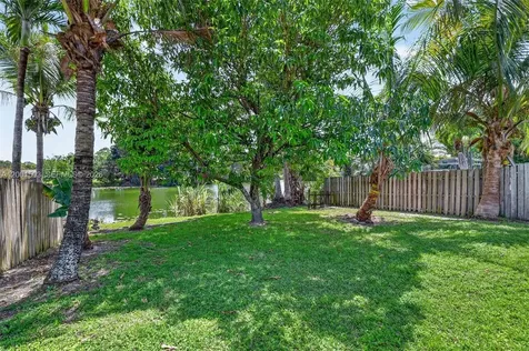 6878 SW 15th Street North Lauderdale FL 33068