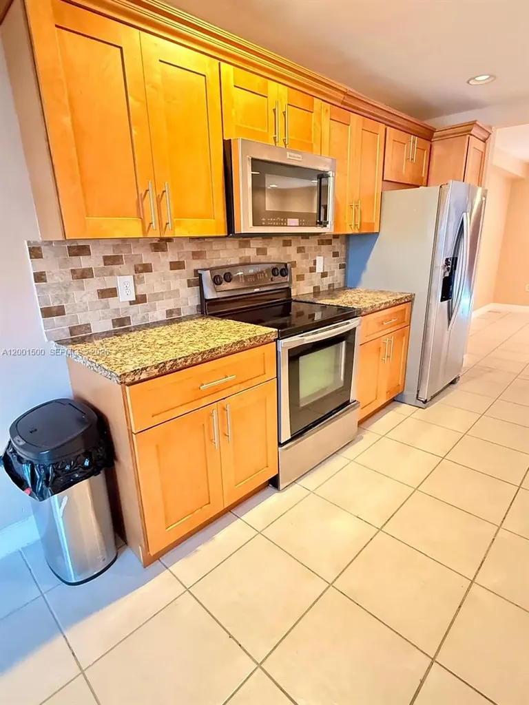 2750 N 34th Avenue Hollywood FL 33021