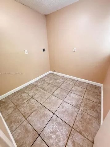 2750 N 34th Avenue Hollywood FL 33021