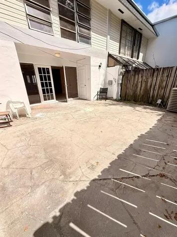 2750 N 34th Avenue Hollywood FL 33021