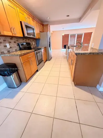 2750 N 34th Avenue Hollywood FL 33021