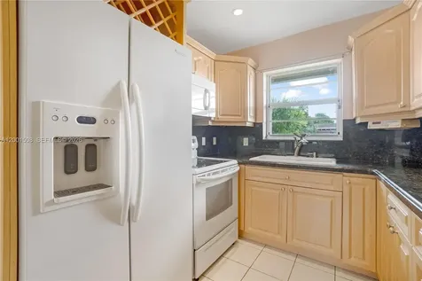 3240 SW 96th Avenue Miami FL 33165