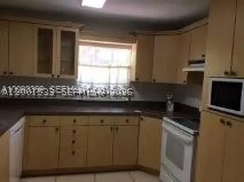 2617 NW 19th Avenue Oakland Park FL 33311