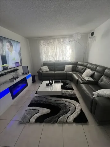 666 W 81st Street Hialeah FL 33014