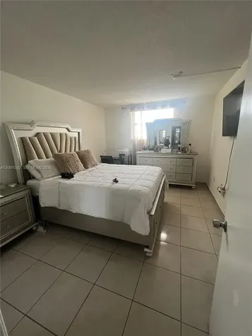 666 W 81st Street Hialeah FL 33014