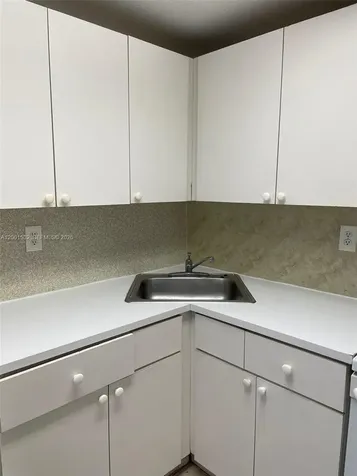 666 W 81st Street Hialeah FL 33014
