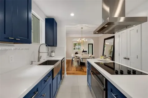 320 NE 88th Street El Portal FL 33138