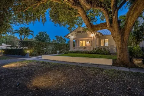 320 NE 88th Street El Portal FL 33138