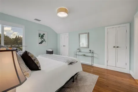 320 NE 88th Street El Portal FL 33138