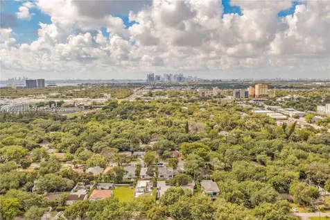 320 NE 88th Street El Portal FL 33138