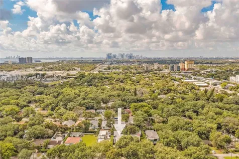 320 NE 88th Street El Portal FL 33138