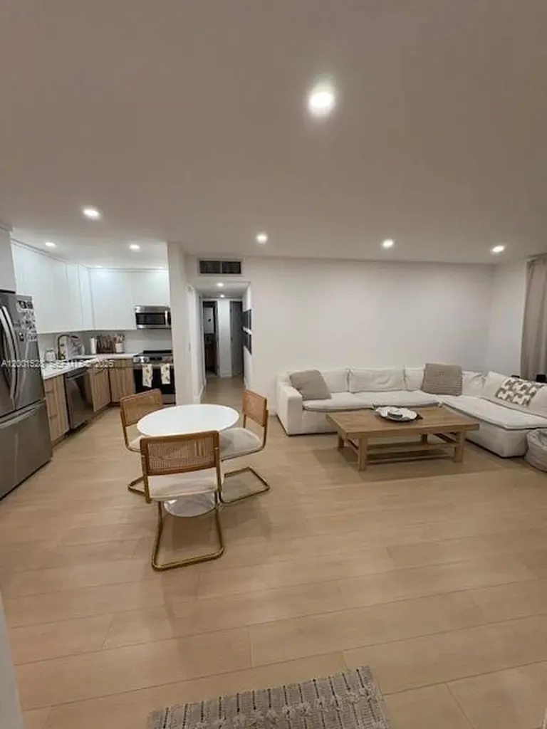 7927 SW 104th Street Miami FL 33156