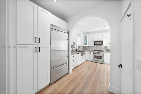 5237 La Gorce Drive Miami Beach FL 33140