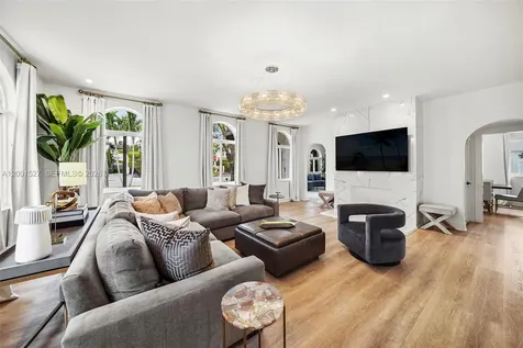 5237 La Gorce Drive Miami Beach FL 33140