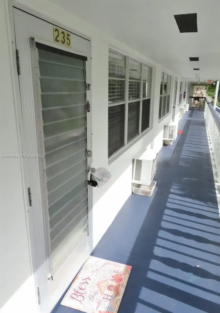 235 Northampton L West Palm Beach FL 33417