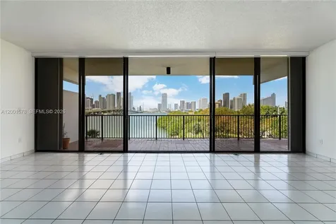1000 Venetian Way Miami FL 33139