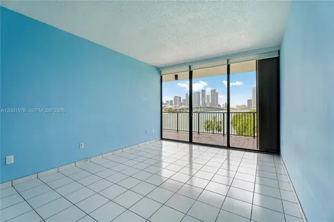 1000 Venetian Way Miami FL 33139