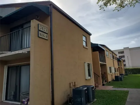 7423 SW 152nd Avenue Miami FL 33193