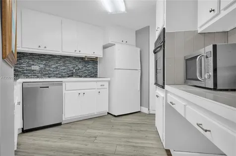 905 Brickell Bay Drive Miami FL 33131