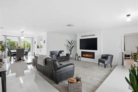 11920 NW 31st Place Sunrise FL 33323