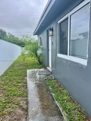 2620 NW 18th Terrace Oakland Park FL 33311