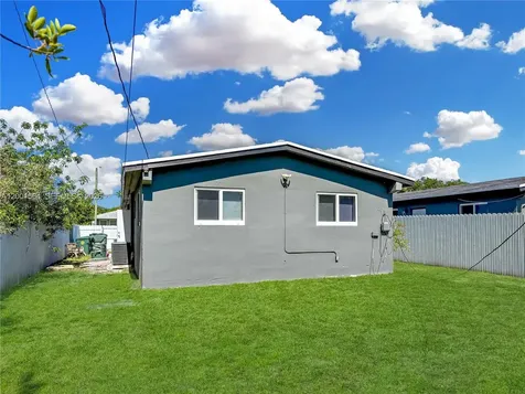 2620 NW 18th Terrace Oakland Park FL 33311