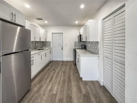2620 NW 18th Terrace Oakland Park FL 33311