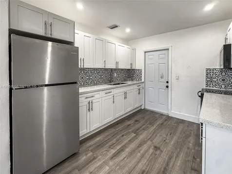 2620 NW 18th Terrace Oakland Park FL 33311
