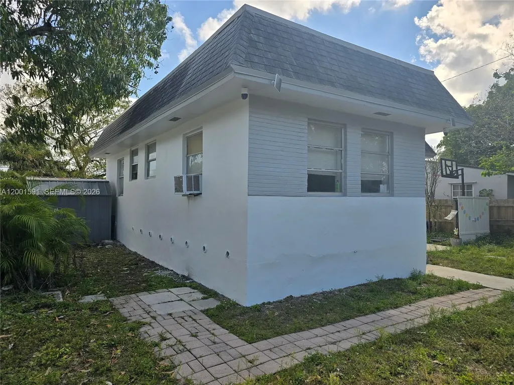 2418 Sherman Street Hollywood FL 33020