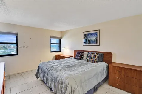 1201 S Ocean Drive Hollywood FL 33019