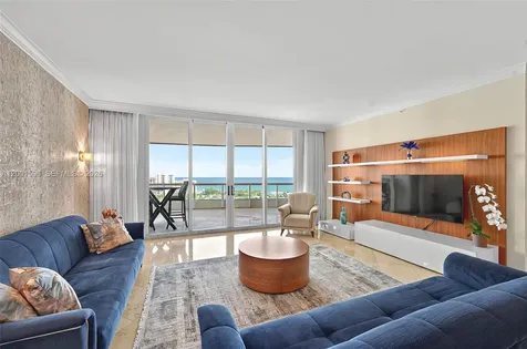 21050 Point Place Aventura FL 33180