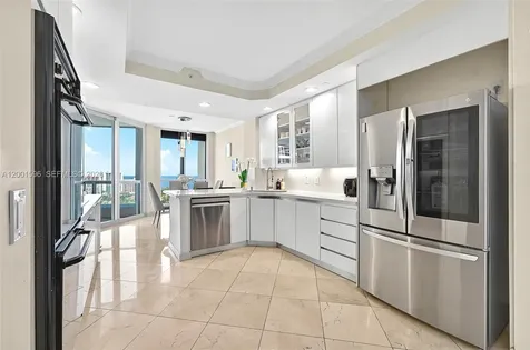 21050 Point Place Aventura FL 33180