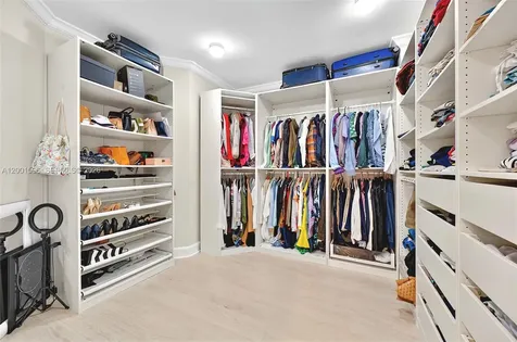 21050 Point Place Aventura FL 33180
