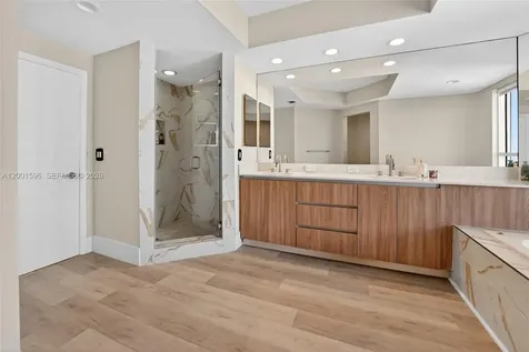 21050 Point Place Aventura FL 33180